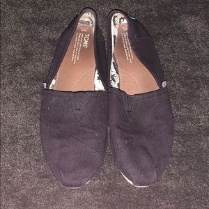 Toms